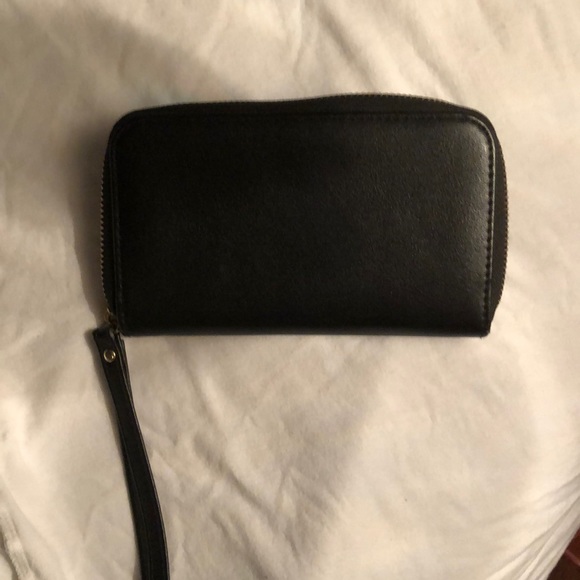 Adrienne Vittadini Studio - Picture 3 of 4